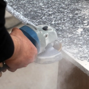 Stone polishing tools that can be mounted on an angle grinder